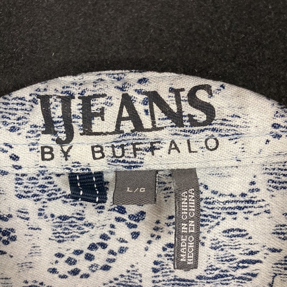 IJeans by Buffalo Women’s Chambray Lace Print Pearl Snap Western Shirt sz Large - Picture 7 of 13